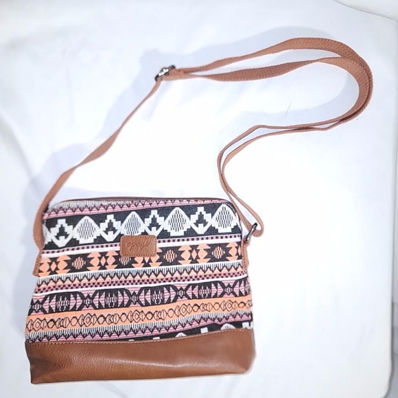 Handbags - {SOLD} Boho/Aztec/Western Crossbody Bag (10"x8") - NEW